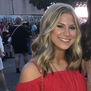 Meet your Posher, Kayla